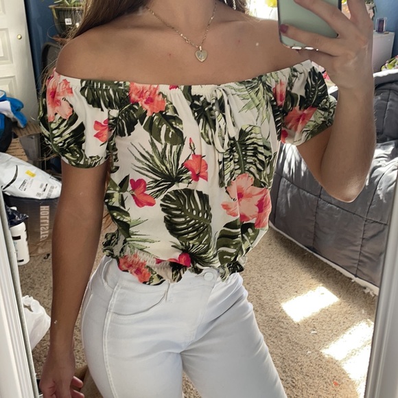 Tropical Print Ruffles Blouse Tee - Picture 2 of 5